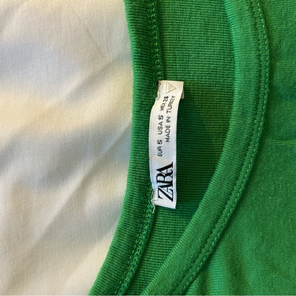 Zara Green Short Sleeve Tee - Picture 2 of 2
